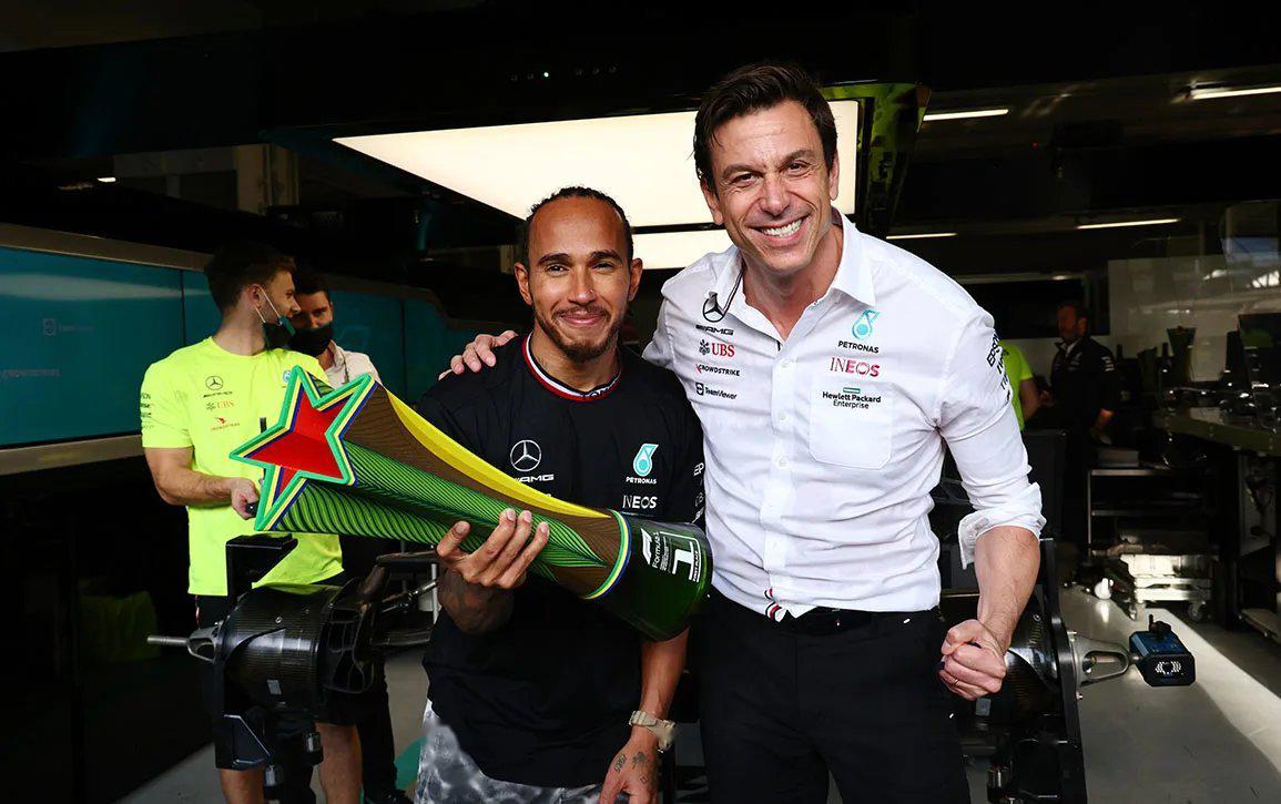 关于威廉姆斯完胜梅赛德斯,汉密尔顿带队取胜的信息 关于威廉姆斯完胜梅赛德斯,汉密尔顿带队取胜的信息