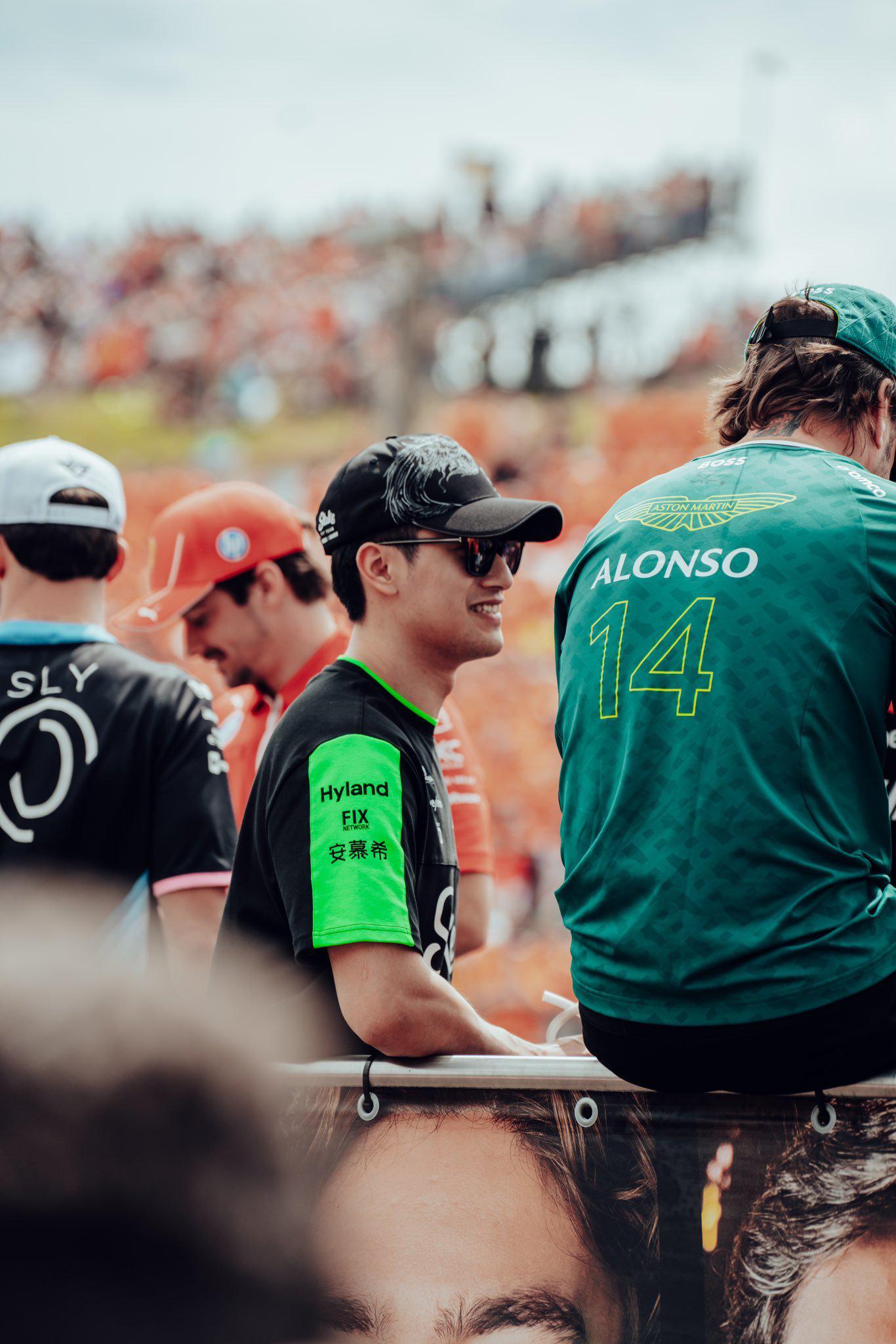 索伯车队完胜威廉姆斯,周冠宇点燃赛场 索伯车队完胜威廉姆斯,周冠宇点燃赛场