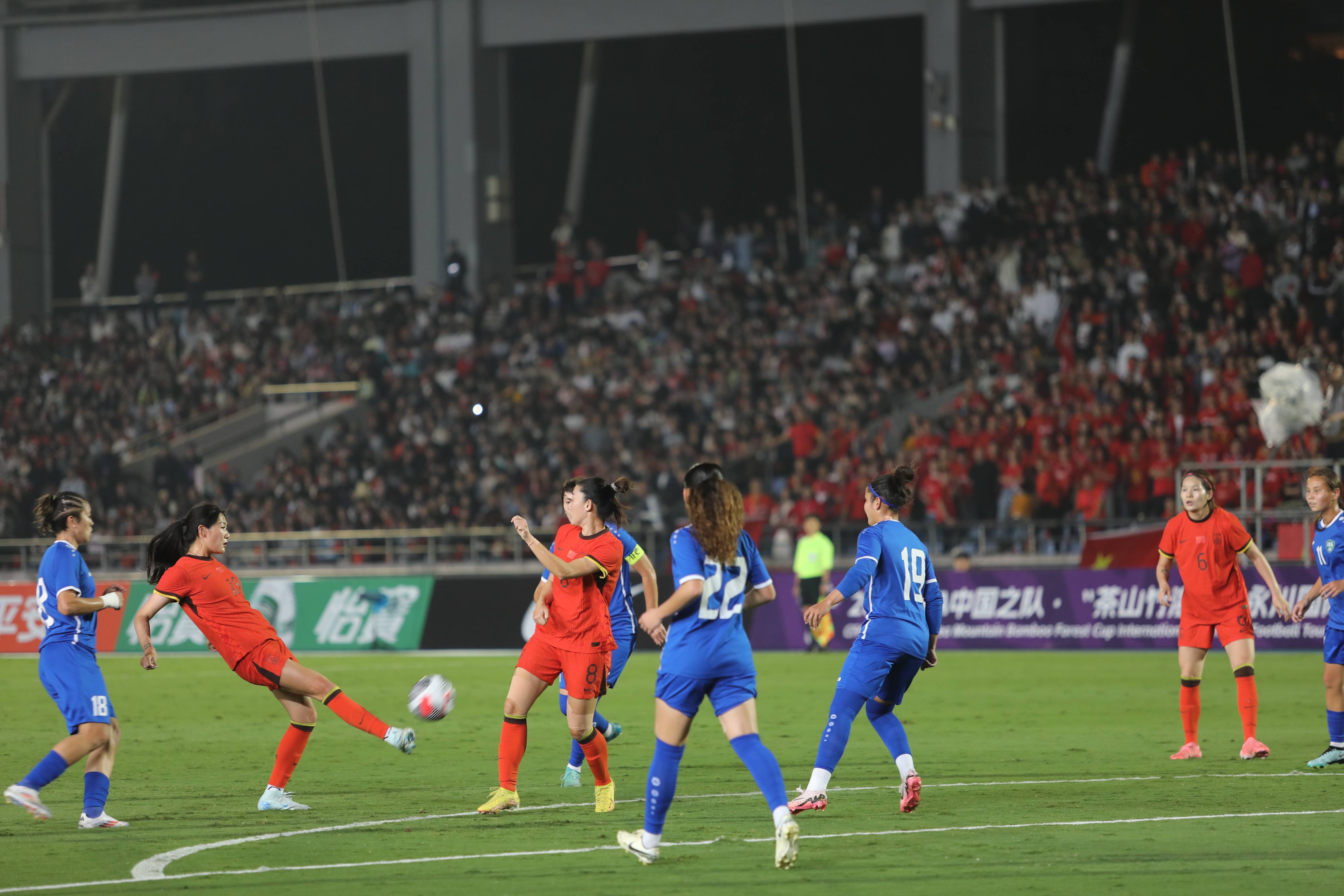 中国队完胜德国队,石宇奇关键制胜 中国队完胜德国队,石宇奇关键制胜