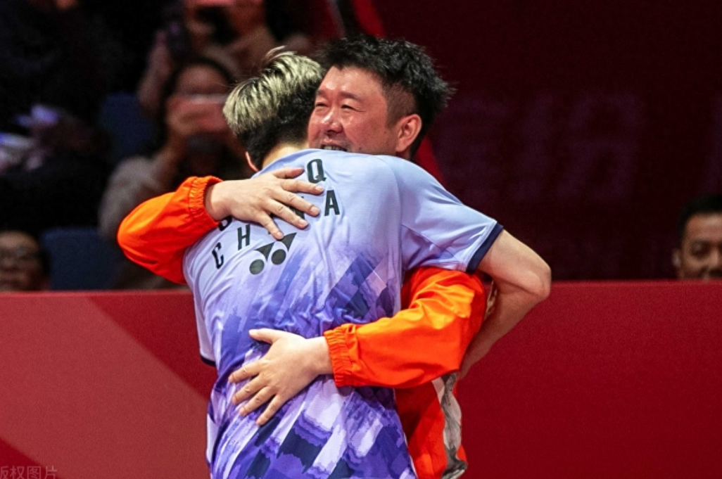 中国队完胜德国队,石宇奇关键制胜 中国队完胜德国队,石宇奇关键制胜