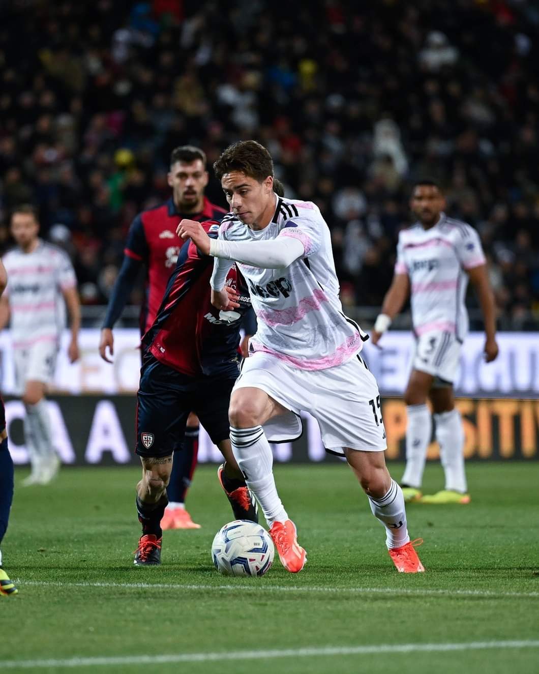 关于尤文图斯客场战胜那不勒斯,保持不败纪录的信息 关于尤文图斯客场战胜那不勒斯,保持不败纪录的信息