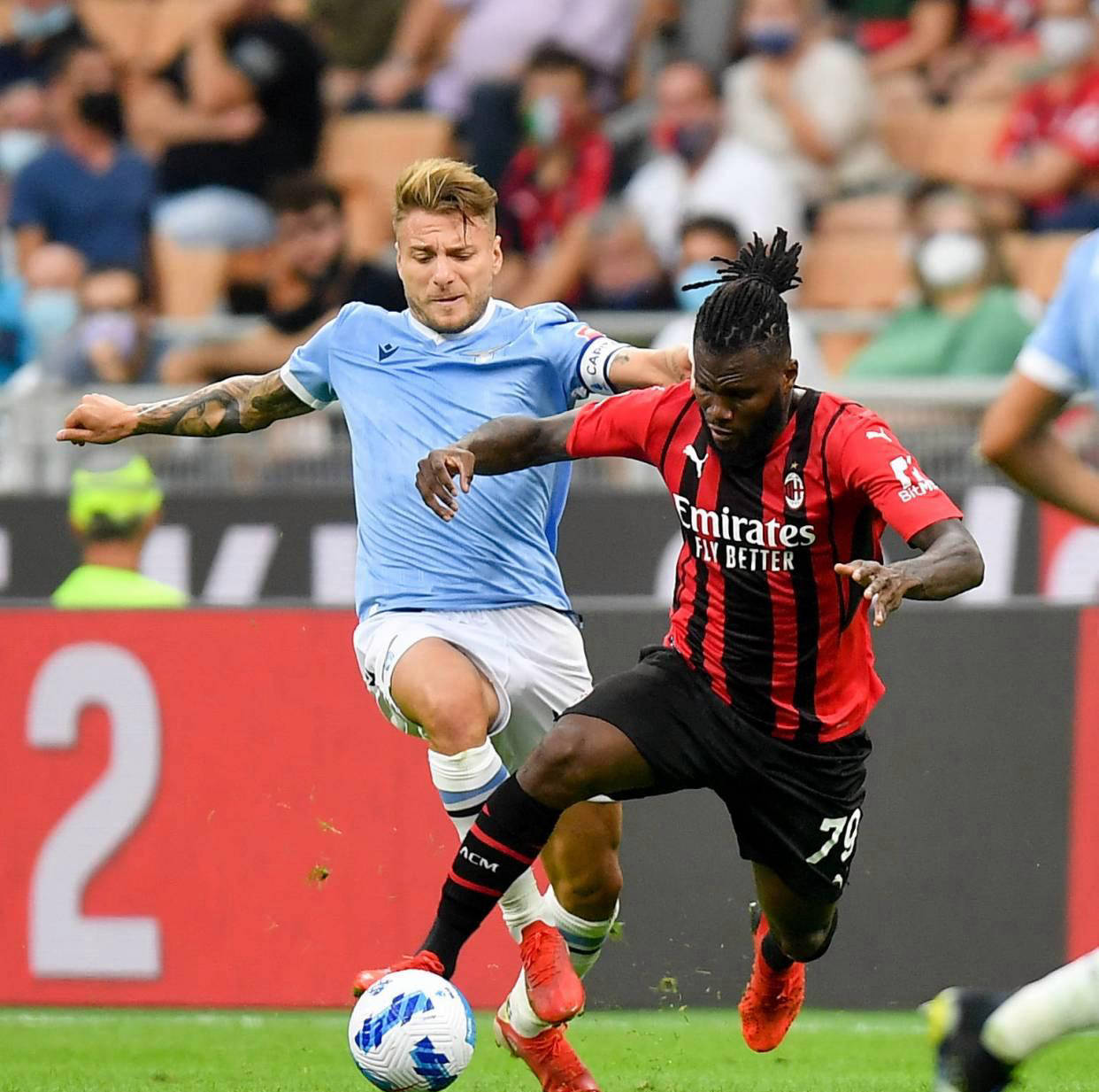 AC米兰惨败欧冠比赛，球队表现低迷的简单介绍