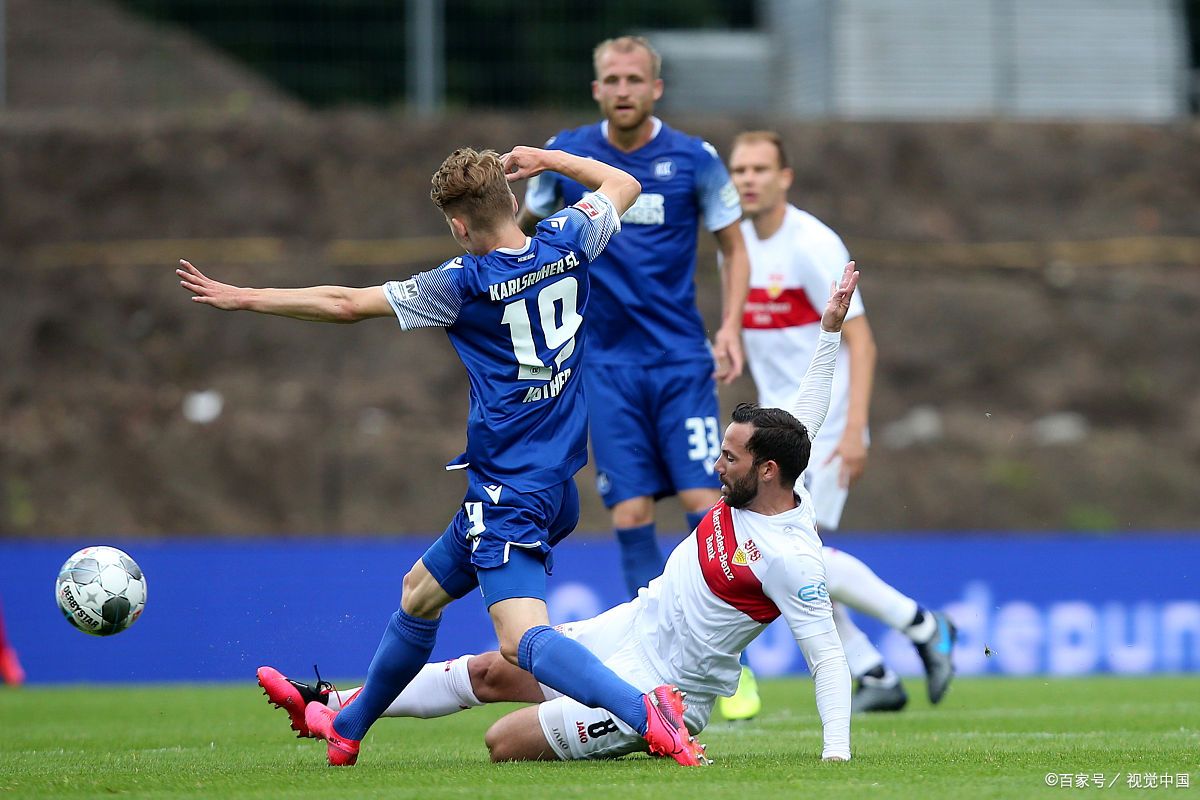 包含卡尔斯鲁厄逼平杜塞尔多夫,表现斗志的词条 包含卡尔斯鲁厄逼平杜塞尔多夫,表现斗志的词条