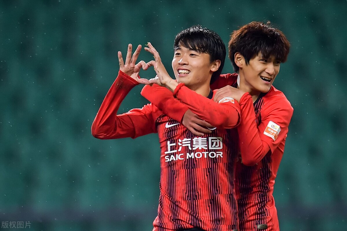 战力爆发！豪门中场厮杀，谁能胜出惊人一战！的简单介绍