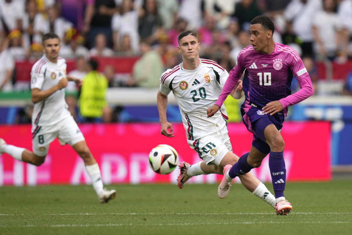 俄罗斯联赛即将进行半决赛，球迷期待更多精彩！