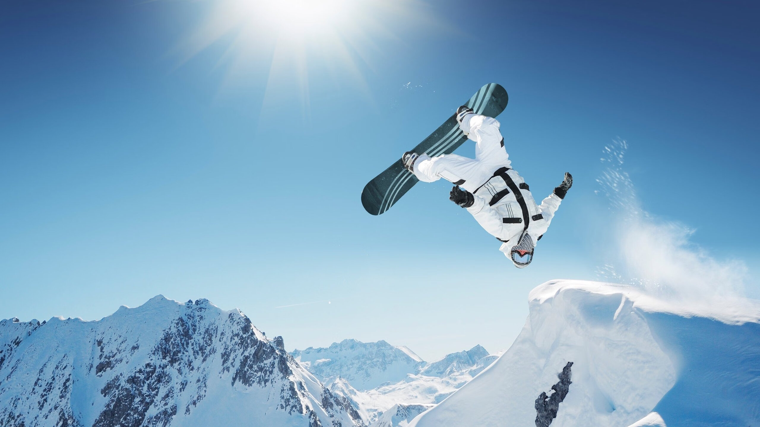 引擎轰鸣与数据风暴,F1街道赛之夜,英格拉姆的统治级表演