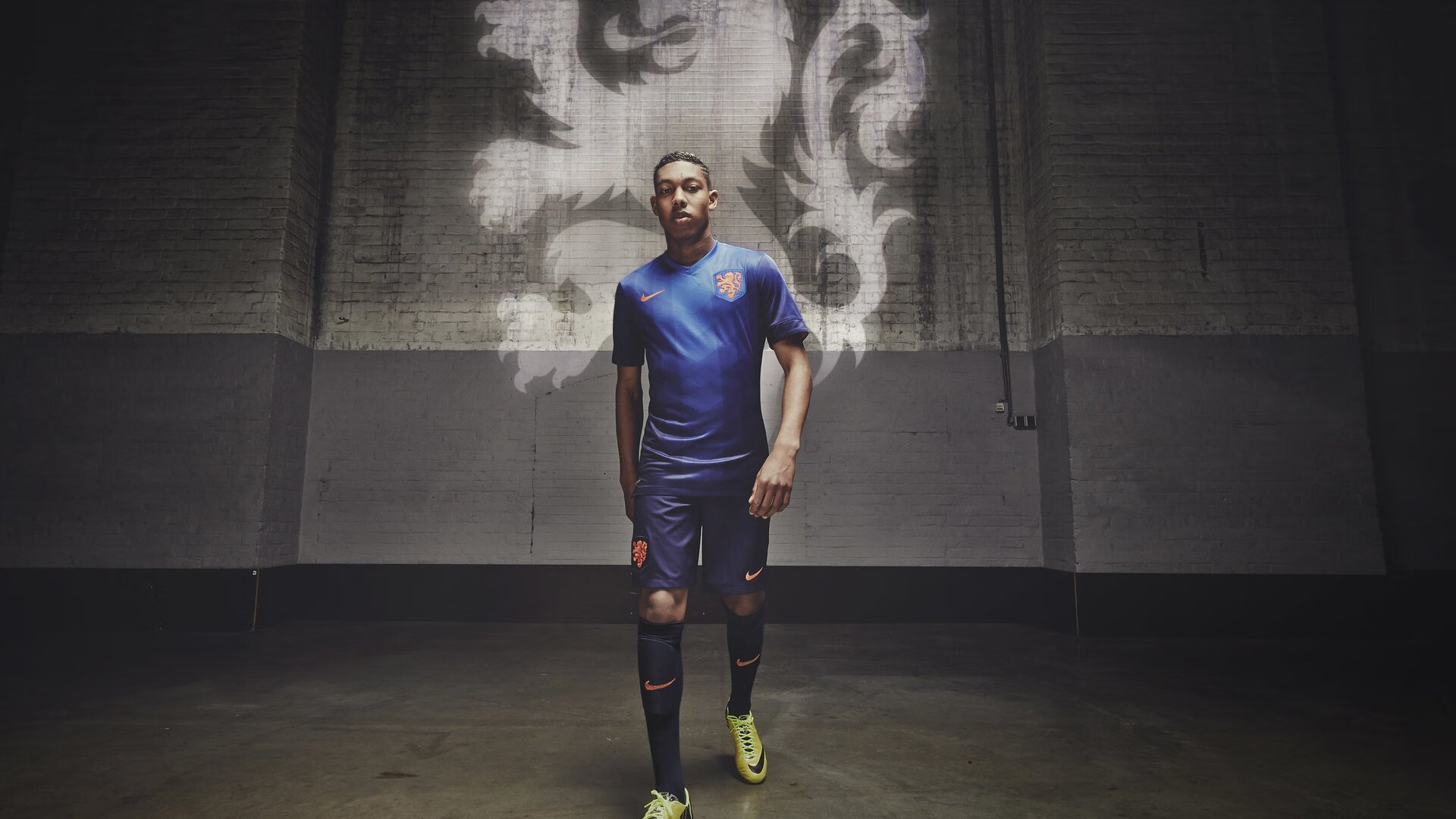 拉沃尔杯的颠覆性胜利,为何团队荣耀正在碾压ATP总决赛的孤星光芒?